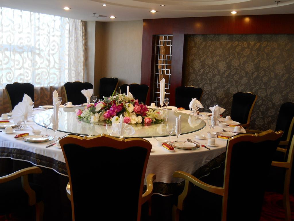 Yijing Holiday Hotel Yimeng Road Linyi  Esterno foto