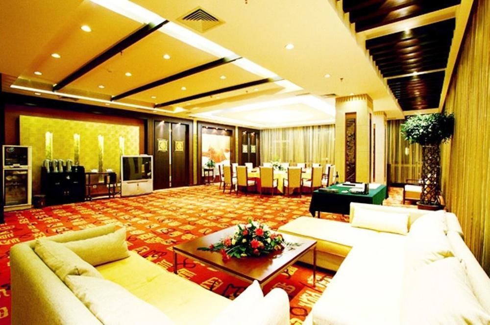 Yijing Holiday Hotel Yimeng Road Linyi  Esterno foto