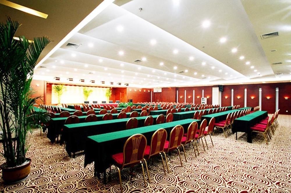Yijing Holiday Hotel Yimeng Road Linyi  Esterno foto
