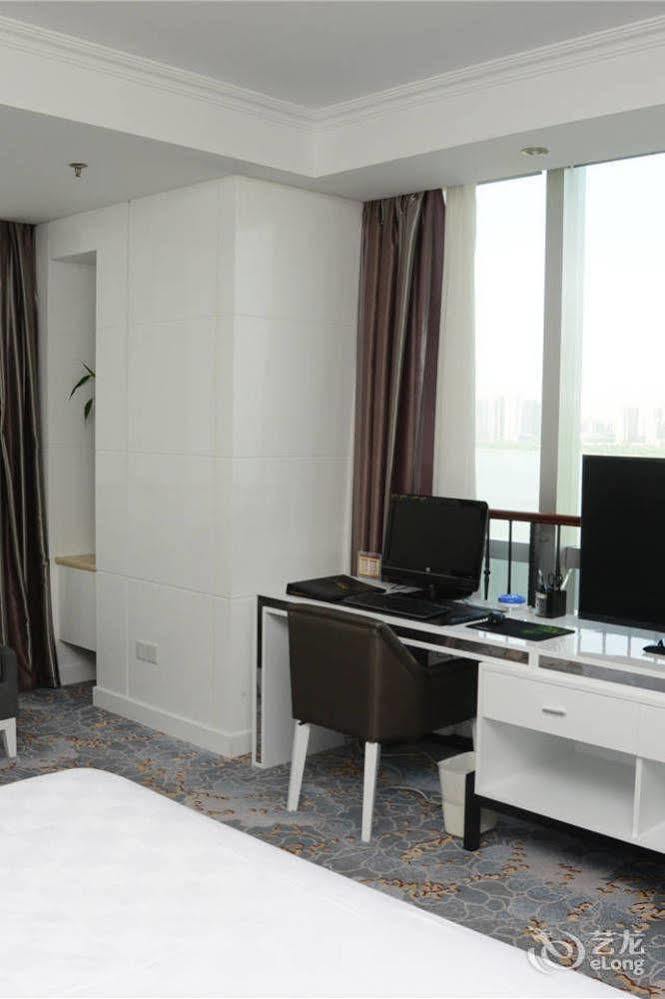 Yijing Holiday Hotel Yimeng Road Linyi  Esterno foto
